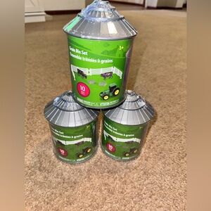 John Deere Green and Silver Grain Bin Set